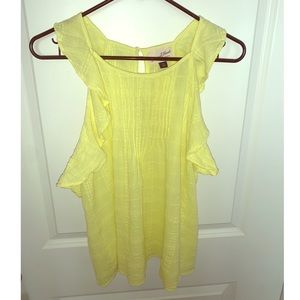 Universal Thread yellow scalloped sleeve top